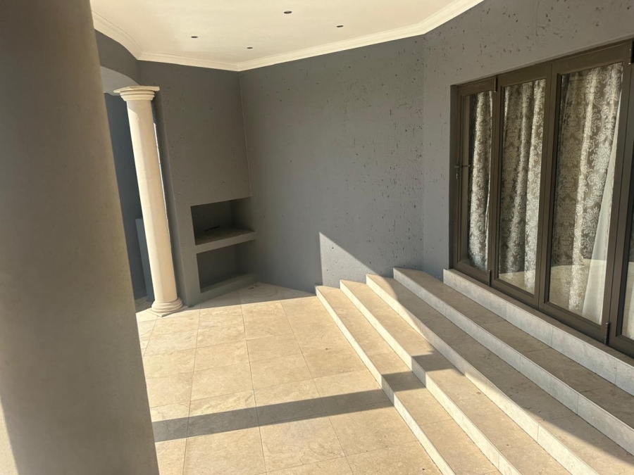 6 Bedroom Property for Sale in Cashan North West